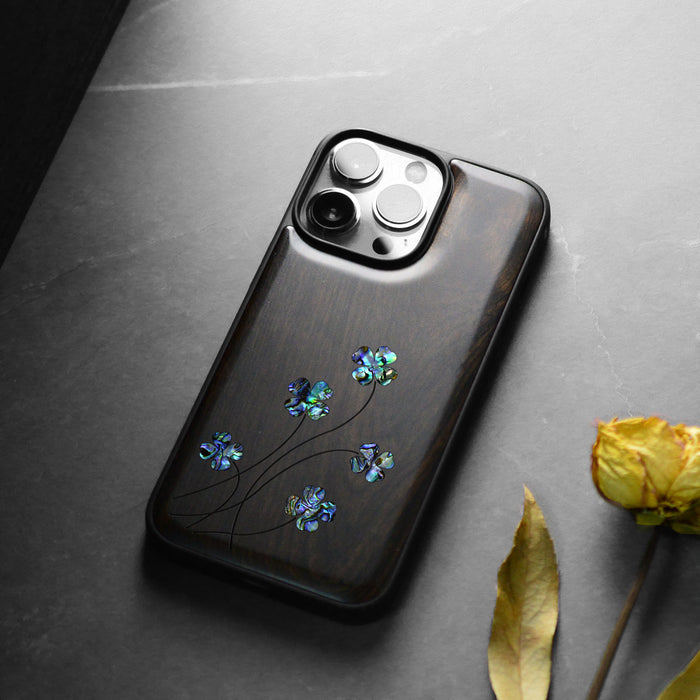 Four Leaf Clover, Hand-Inlaid Wood & Mother of Pearl Case - Artisanal Cover for Apple iPhone