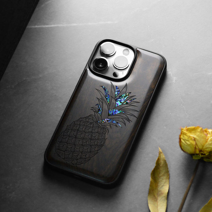 The Pineapple Fruit Design, Hand-Inlaid Wood & Mother of Pearl Case - Artisanal Cover for Apple iPhone