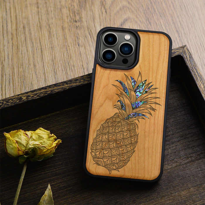 The Pineapple Fruit Design, Hand-Inlaid Wood & Mother of Pearl Case - Artisanal Cover for Apple iPhone