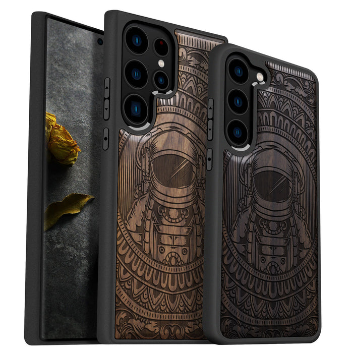 Astronaut in Mandalic Embrace, Classic Engraved Wood & TPU Case - Artisanal Cover for Samsung Galaxy