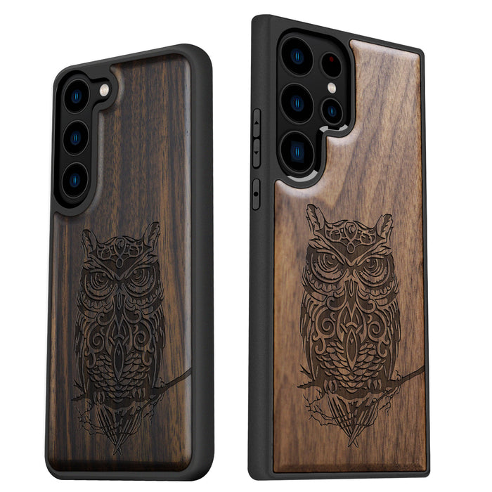 An Owl Perched on a Branch, Classic Engraved Wood & TPU Case - Artisanal Cover for Samsung Galaxy