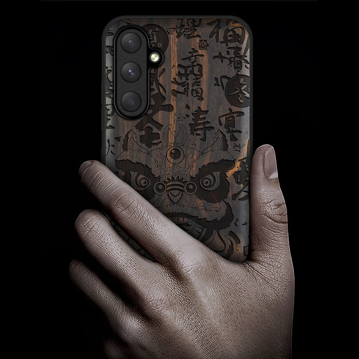 Chinese Lion, Classic Engraved Wood & TPU Case - Artisanal Cover for Samsung Galaxy