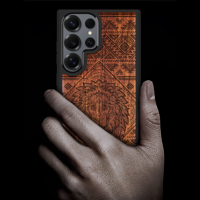 The Filigree Lion, Classic Engraved Wood & TPU Case - Artisanal Cover for Samsung Galaxy
