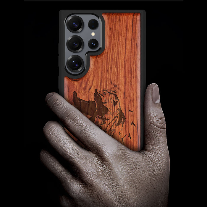 Majestic Bear in Nature's Embrace, Classic Engraved Wood & TPU Case - Artisanal Cover for Samsung Galaxy