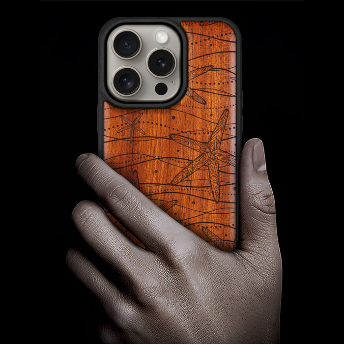 The Starfish Tapestry, Classic Engraved Wood & TPU Case - Artisanal Cover for Apple iPhone