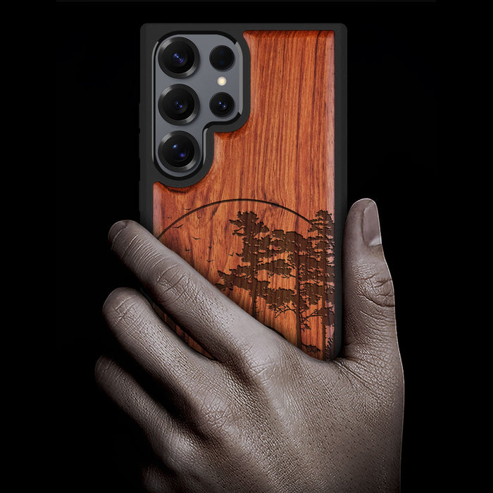 A Journey Through the Forest, Classic Engraved Wood & TPU Case - Artisanal Cover for Samsung Galaxy