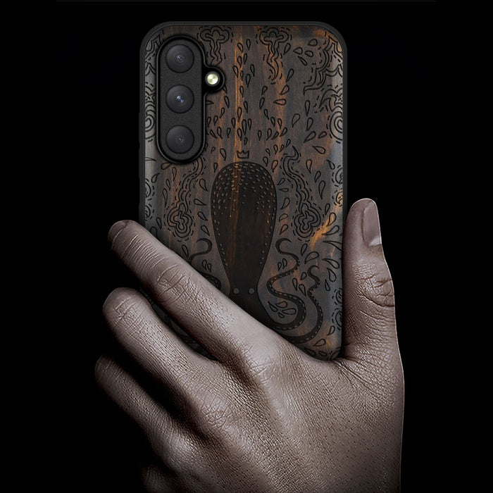 The Floral Octopus, Classic Engraved Wood & TPU Case - Artisanal Cover for Samsung Galaxy