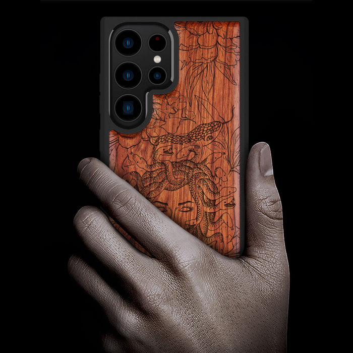 The Medusa Enigma, Classic Engraved Wood & TPU Case - Artisanal Cover for Samsung Galaxy