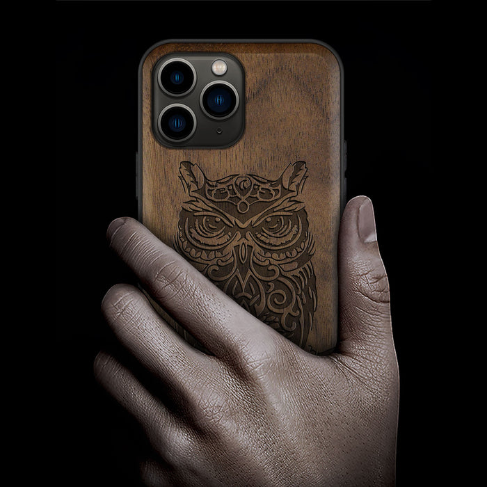 An Owl Perched on a Branch, Classic Engraved Wood & TPU Case - Artisanal Cover for Apple iPhone