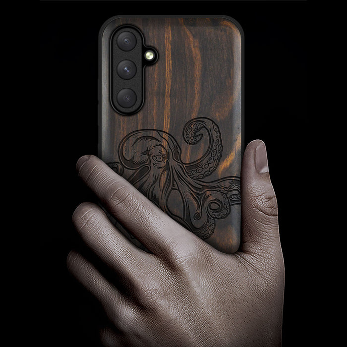 Bodybuilding Octopus Illustration, Classic Engraved Wood & TPU Case - Artisanal Cover for Samsung Galaxy