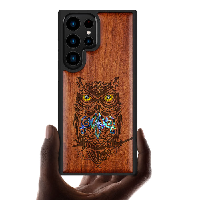 An Owl Perched on a Branch, Hand-Inlaid Wood & Mother of Pearl Case - Artisanal Cover for Samsung Galaxy