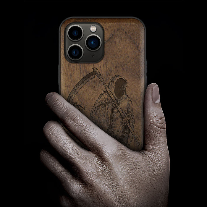 The Grim Reaper, Classic Engraved Wood & TPU Case - Artisanal Cover for Apple iPhone