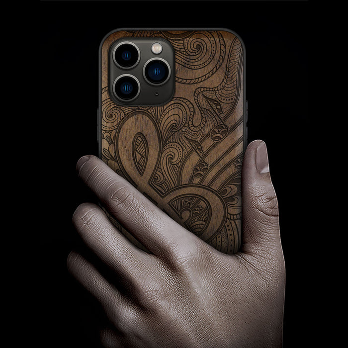 Zen Doodle Treble Clef, Classic Engraved Wood & TPU Case - Artisanal Cover for Apple iPhone