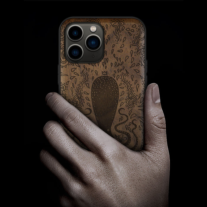 The Floral Octopus, Classic Engraved Wood & TPU Case - Artisanal Cover for Apple iPhone