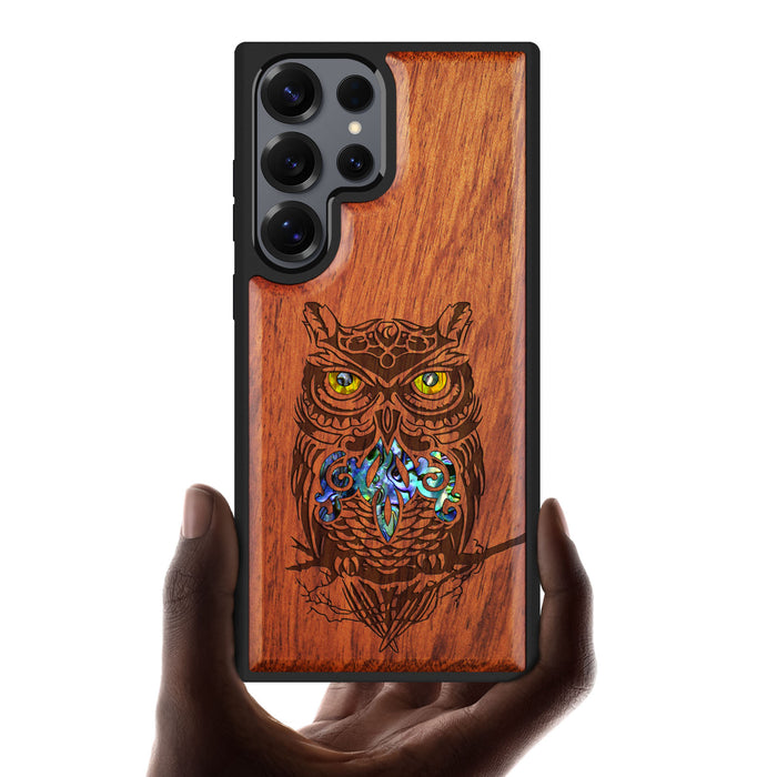 An Owl Perched on a Branch, Hand-Inlaid Wood & Mother of Pearl Case - Artisanal Cover for Samsung Galaxy