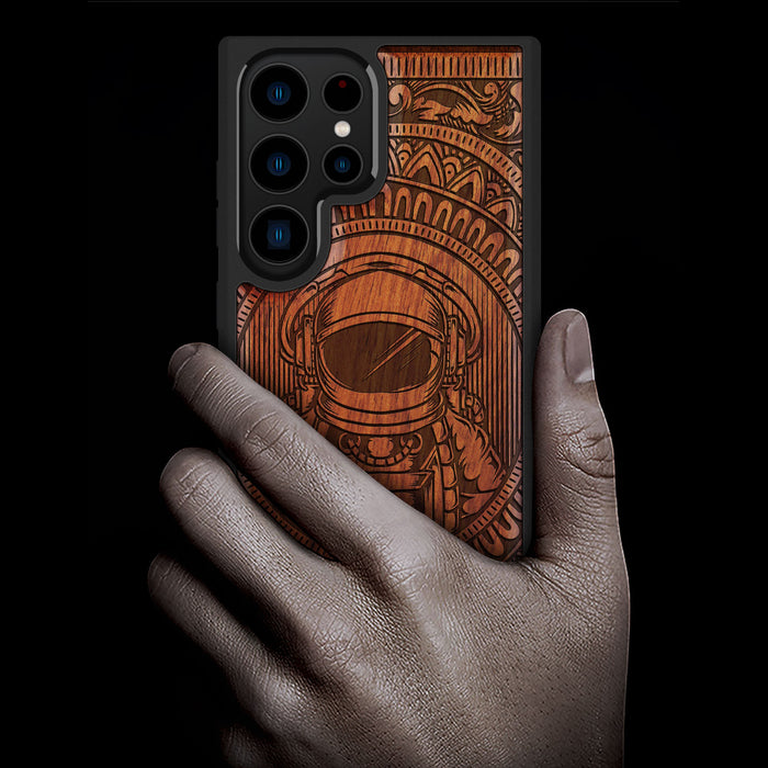 Astronaut in Mandalic Embrace, Classic Engraved Wood & TPU Case - Artisanal Cover for Samsung Galaxy