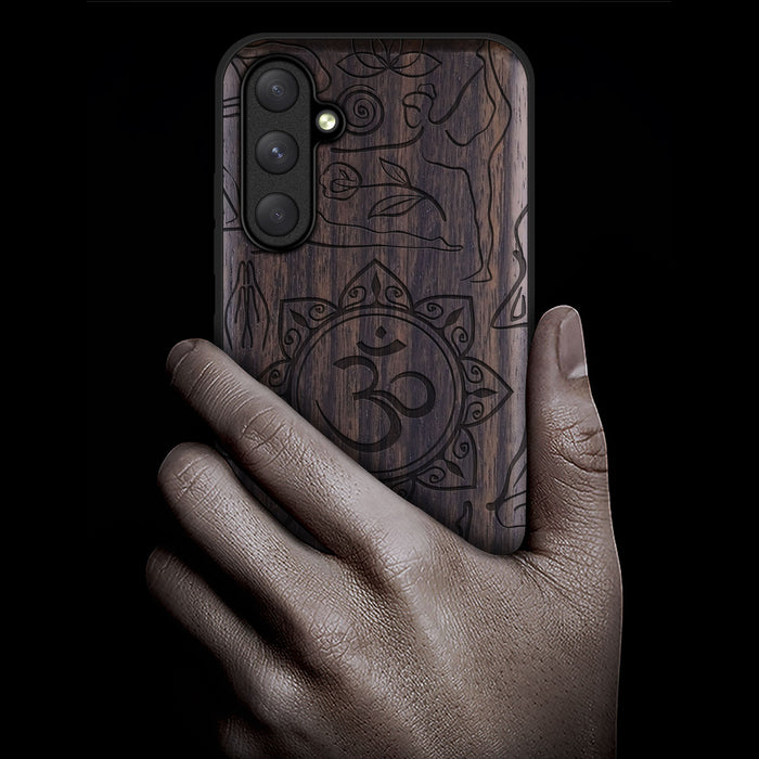 The Yoga Essence, Classic Engraved Wood & TPU Case - Artisanal Cover for Samsung Galaxy