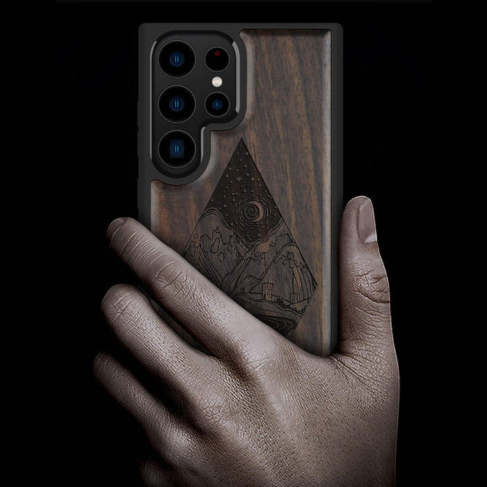 A Glimpse into the Starlit Wilderness, Classic Engraved Wood & TPU Case - Artisanal Cover for Samsung Galaxy