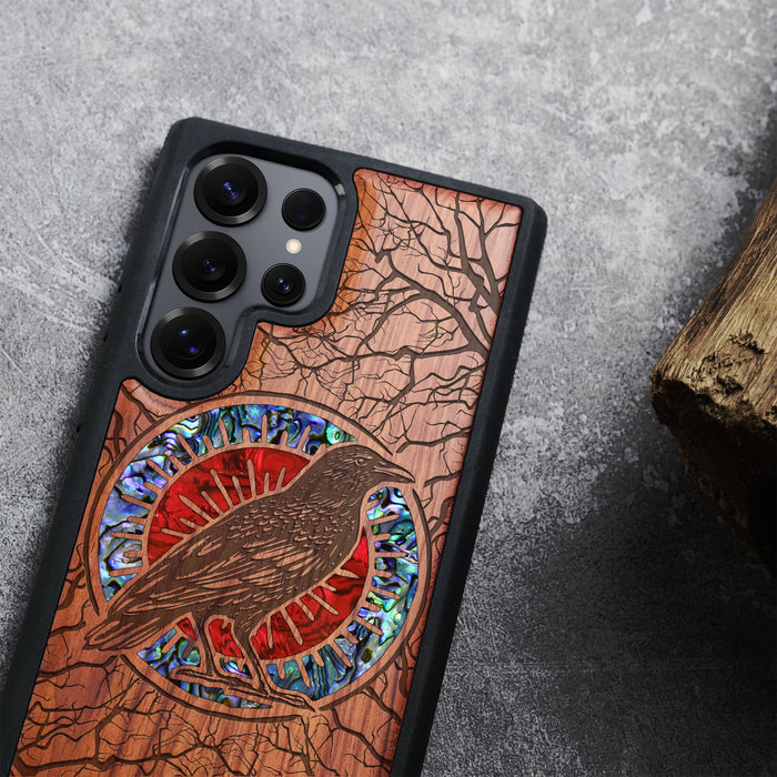 Luminous Crow Amidst Forest Lattice, Hand-Inlaid Wood & Mother of Pearl Case - Artisanal Cover for Samsung Galaxy