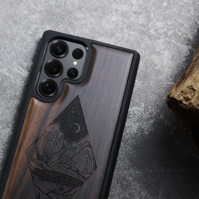 A Glimpse into the Starlit Wilderness, Classic Engraved Wood & TPU Case - Artisanal Cover for Samsung Galaxy