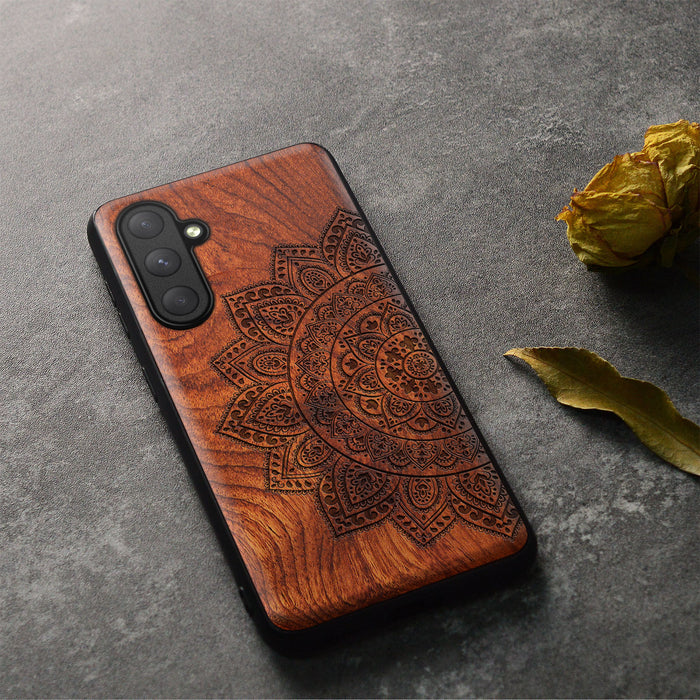 The Half Mandala Lace Pattern, Classic Engraved Wood & TPU Case - Artisanal Cover for Samsung Galaxy