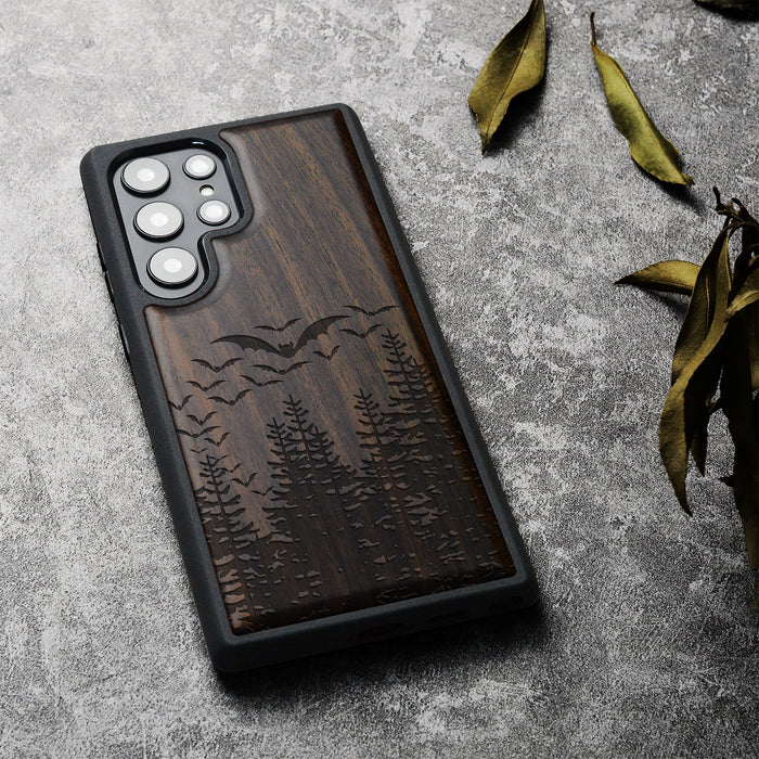 Bats Over the Forest, Classic Engraved Wood & TPU Case - Artisanal Cover for Samsung Galaxy