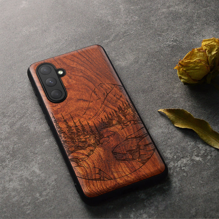 The Lake and Mountain Landscape, Classic Engraved Wood & TPU Case - Artisanal Cover for Samsung Galaxy