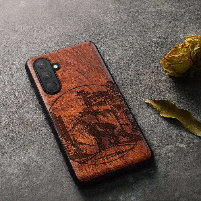 The Enchanting Fox, Classic Engraved Wood & TPU Case - Artisanal Cover for Samsung Galaxy