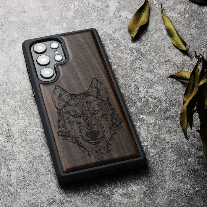 Realistic Wolf Linework Art, Classic Engraved Wood & TPU Case - Artisanal Cover for Samsung Galaxy