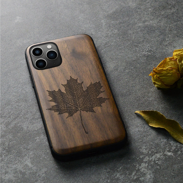 Intricate Maple Leaf Sketch, Classic Engraved Wood & TPU Case - Artisanal Cover for Apple iPhone