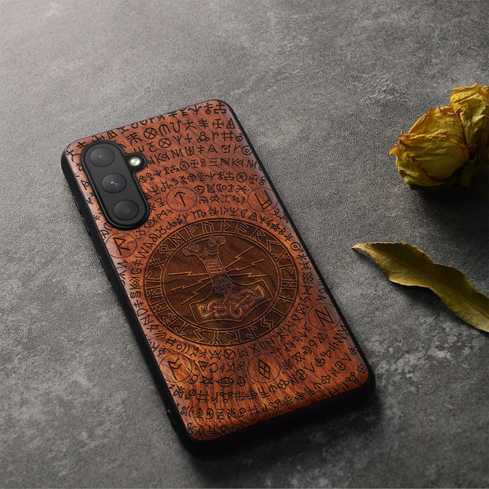 Mjölnir and the Runes, Classic Engraved Wood & TPU Case - Artisanal Cover for Samsung Galaxy