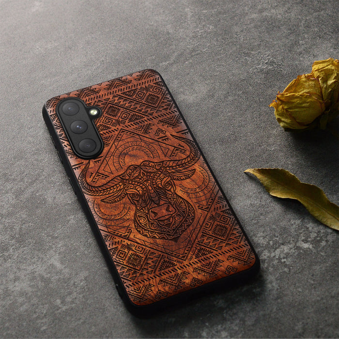 The Sacred Bovine, Classic Engraved Wood & TPU Case - Artisanal Cover for Samsung Galaxy