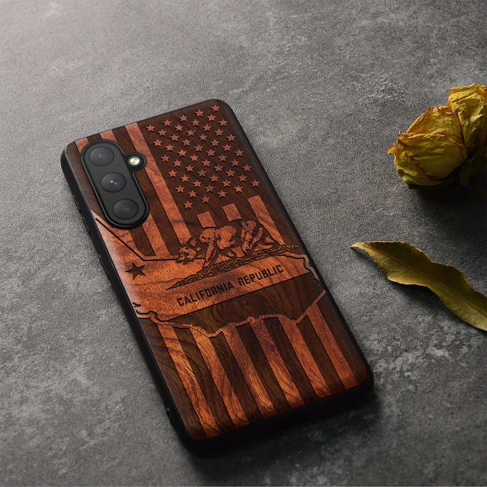 California's Emblematic Tribute, Classic Engraved Wood & TPU Case - Artisanal Cover for Samsung Galaxy