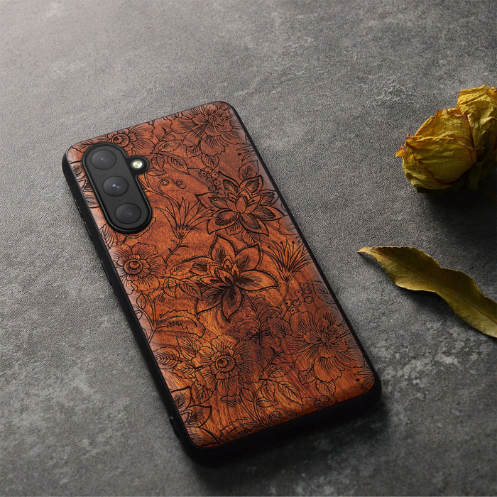 Floral Symphony, Classic Engraved Wood & TPU Case - Artisanal Cover for Samsung Galaxy