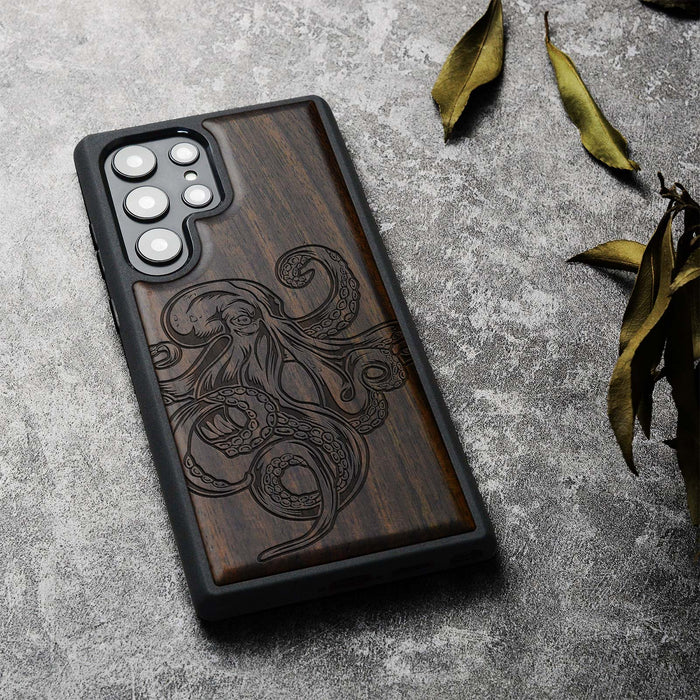 Bodybuilding Octopus Illustration, Classic Engraved Wood & TPU Case - Artisanal Cover for Samsung Galaxy