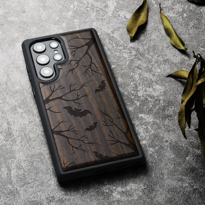 Bats in the Moonlight, Classic Engraved Wood & TPU Case - Artisanal Cover for Samsung Galaxy