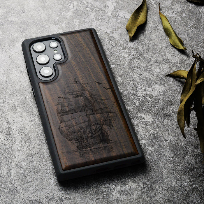 Sailboat on the Sea, Classic Engraved Wood & TPU Case - Artisanal Cover for Samsung Galaxy