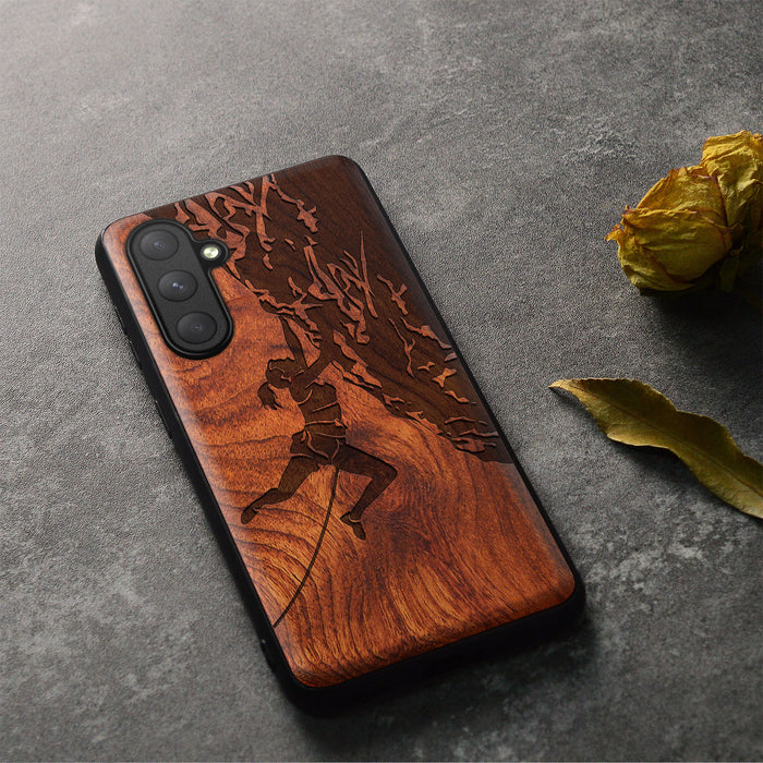 Woman Ascending the Cliff, Classic Engraved Wood & TPU Case - Artisanal Cover for Samsung Galaxy