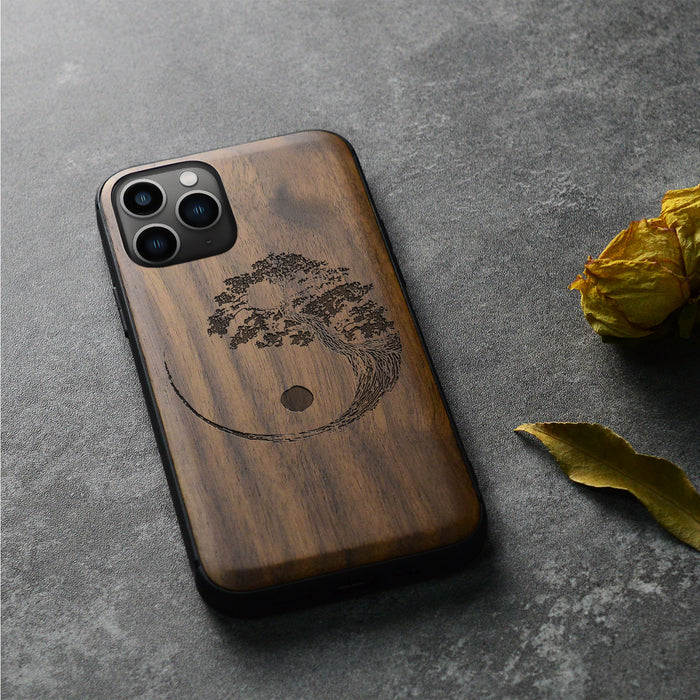 Yin Yang Bonsai Tree in Japanese Style, Classic Engraved Wood & TPU Case - Artisanal Cover for Apple iPhone