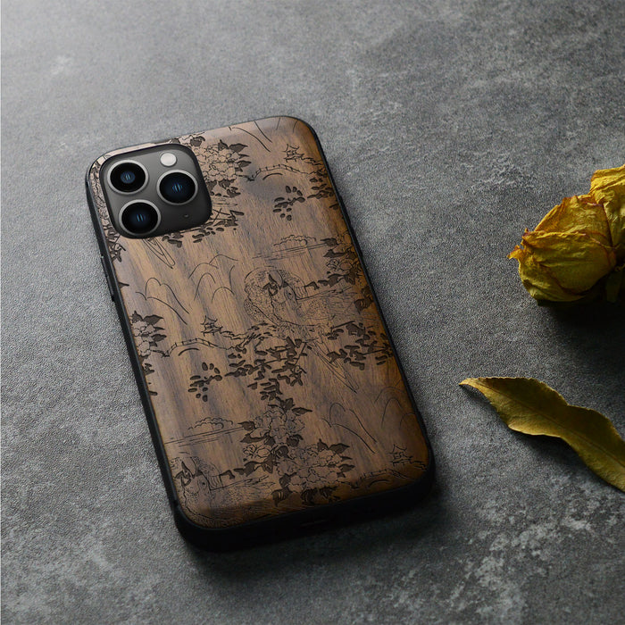 Oriental Elegance, Classic Engraved Wood & TPU Case - Artisanal Cover for Apple iPhone