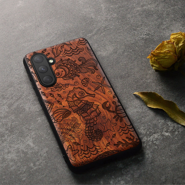 An Aquatic Symphony, Classic Engraved Wood & TPU Case - Artisanal Cover for Samsung Galaxy