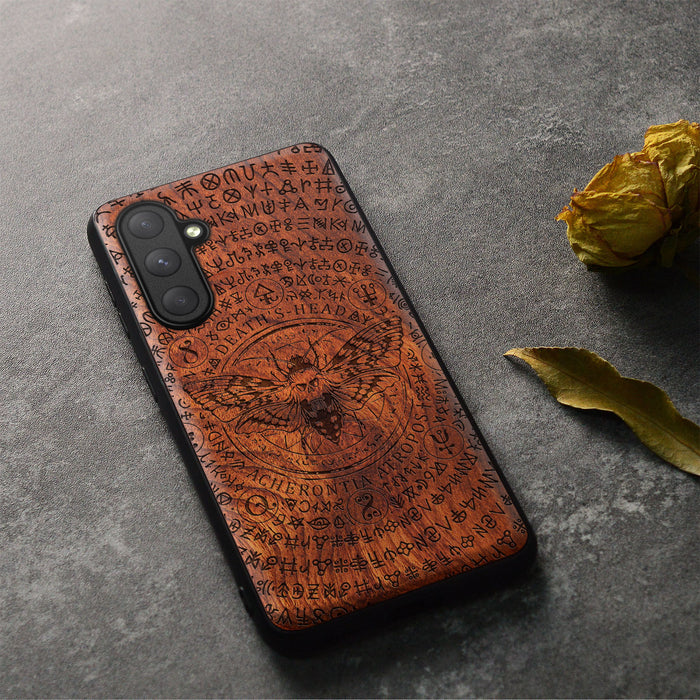 The Death's-Head Butterfly Amidst Runes and Occult, Classic Engraved Wood & TPU Case - Artisanal Cover for Samsung Galaxy