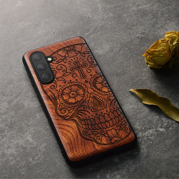 The Dia de los Muertos Sugar Skull, Classic Engraved Wood & TPU Case - Artisanal Cover for Samsung Galaxy