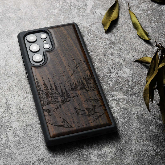 The Lake and Mountain Landscape, Classic Engraved Wood & TPU Case - Artisanal Cover for Samsung Galaxy