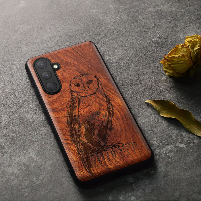 The Majestic Barn Owl, Classic Engraved Wood & TPU Case - Artisanal Cover for Samsung Galaxy