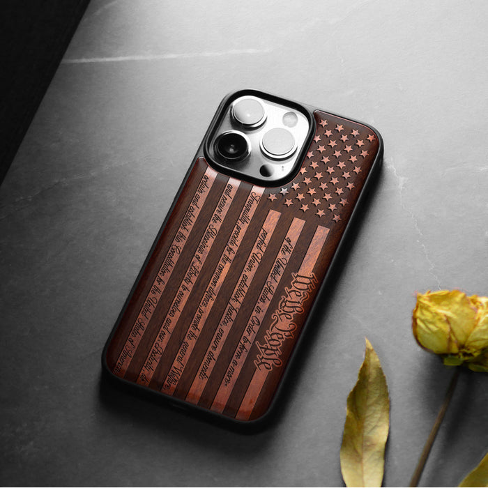 Classic Engraved Wood & TPU Case - Artisanal Cover for Apple iPhone