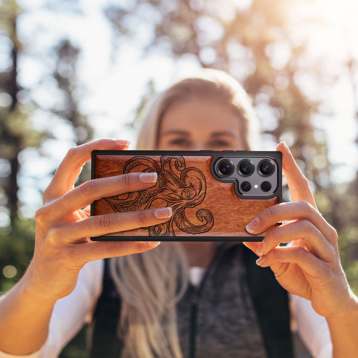 Bodybuilding Octopus Illustration Classic Engraved Wood & TPU Case Samsung Galaxy Artisanal Case View