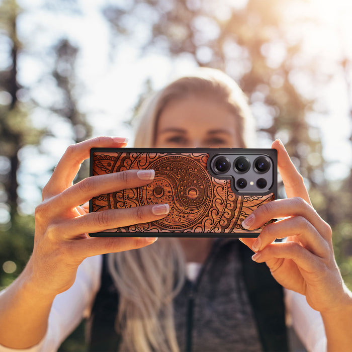 The Yin Yang Paisley Classic Engraved Wood & TPU Case Samsung Galaxy Artisanal Case View