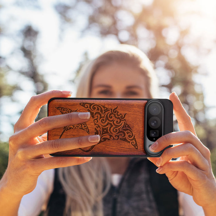 Polynesian Manta Rays, Classic Engraved Wood & TPU Case - Artisanal Cover for Google Pixel