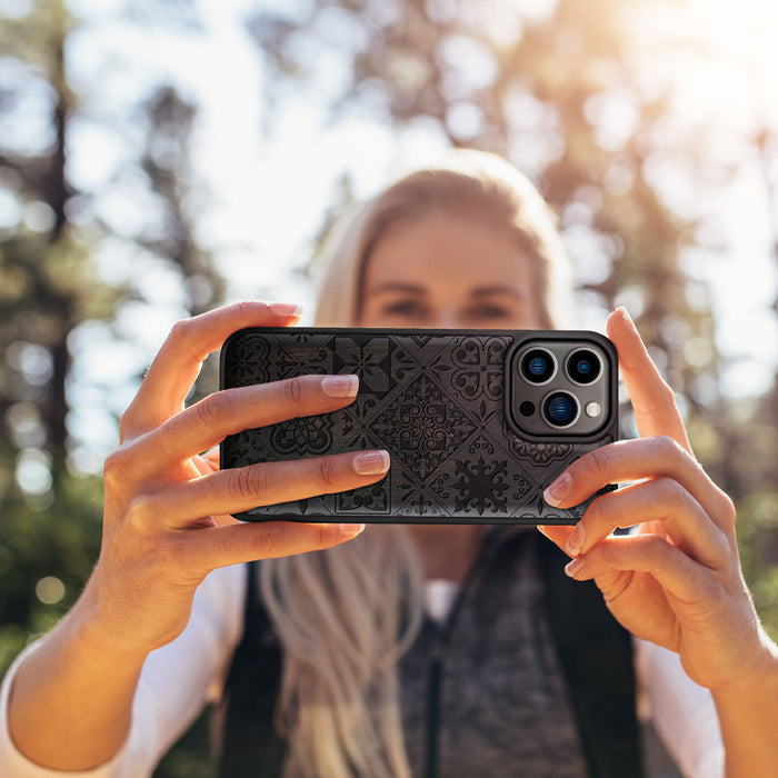 Endless Elegance, Classic Engraved Wood & TPU Case - Artisanal Cover for Apple iPhone